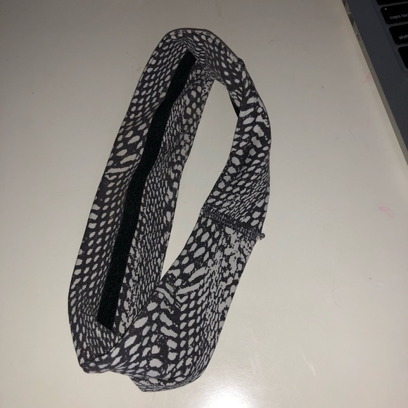 Lululemon headband - Picture 3 of 4